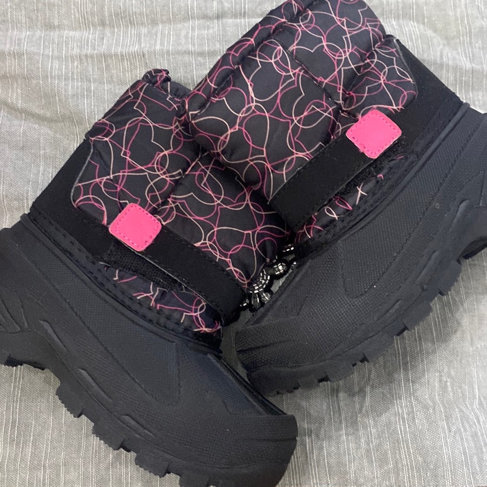 Pink and black heart snow boots
